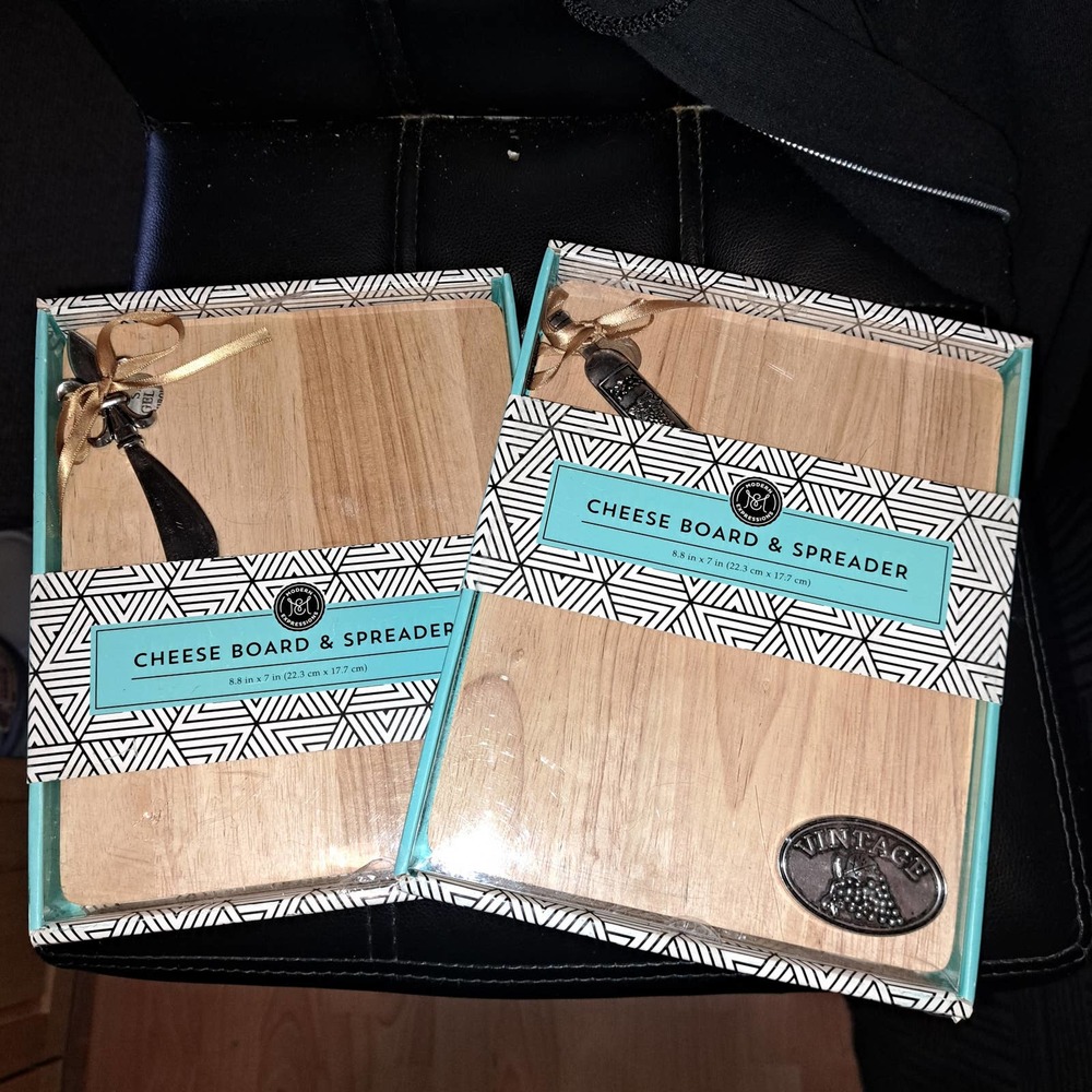 NIB - TWO Fabulous Cheese Boards with Spreaders - Cutting Boards